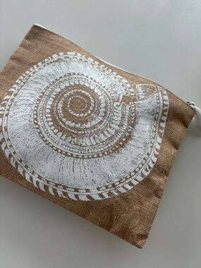 Mud Pie Jute Zipper Clutch/Pouch with White Silkscreened Shell